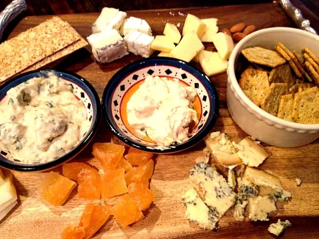 First holiday cheese plate|lauren shannonさん