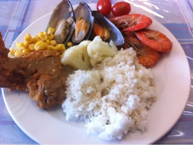 mixed seafood and chix wing|joerel sevillaさん