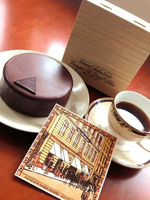 Snapdishの料理写真:DEMEL Sachertorte❤デメル ザッハトルテ|🌈Ami🍻さん