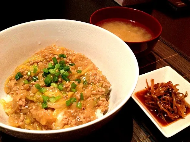 Snapdishの料理写真:麻婆白菜丼、辛モヤシ|はるさん