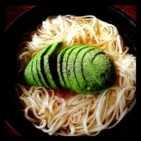 Snapdishの料理写真:アボカドうどん。|nmtsさん