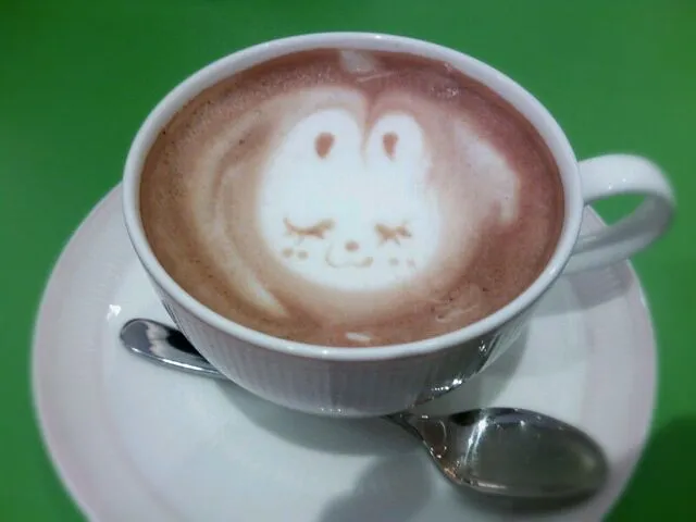 Snapdishの料理写真:ラテアート＊latte art＊(うさぎさんver.)|Chat(フランス語で猫*ΦωΦ)さん