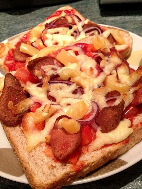 Easy bread pizza 🍞🍕|fadheelaさん