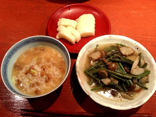 魯山人風納豆雑炊とべったら、残りの山菜|yukaさん