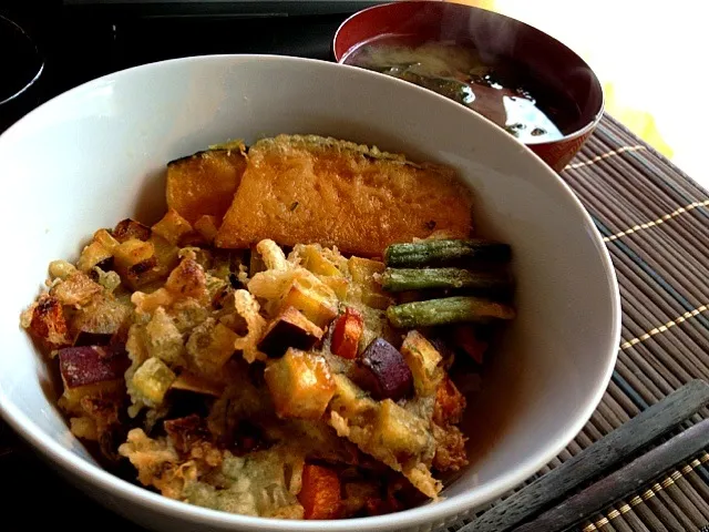 Snapdishの料理写真:天丼（さつまいもとニンジンとタマネギのかき揚げ、カボチャ、インゲン）|はるさん