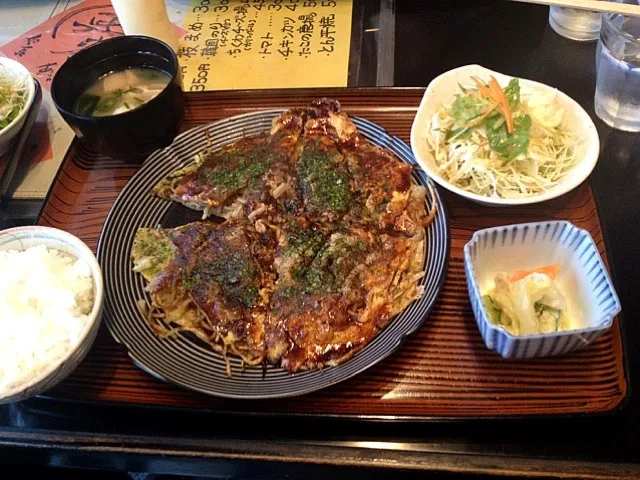 お好み焼き定食！ご飯付いてソバも入って炭水化物多！|川口玲音さん