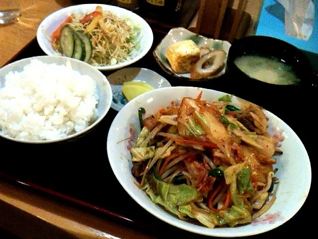 豚キムチ定食(@遊食館)|yukiさん