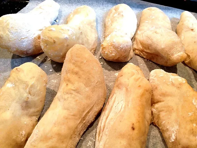 タピオカ粉でもちもち白胡麻、くるみパン 🌀|zcさん