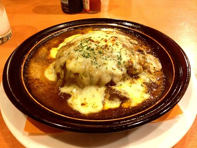 Snapdishの料理写真:チーズたっぷりハンバーグカレードリア|ゆりゆりさん