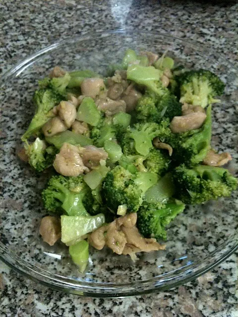 Broccoli with chicken|Yuling Zさん