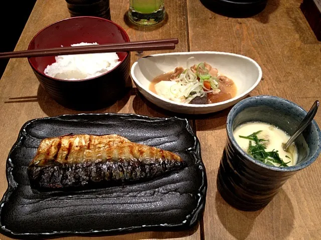 Snapdishの料理写真:鯖の塩焼きとモツ煮込みと茶碗蒸し|ゆかりさん