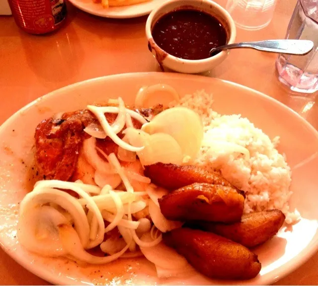 Garlic #Chicken, #Rice, Black Beans, and Plantains from Versailles|sooprcoolchicaさん