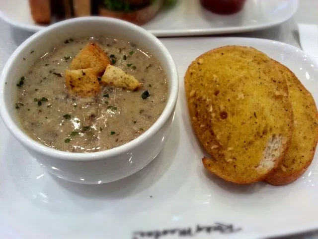 Wild Mushroom Soup|AnnSeobieさん