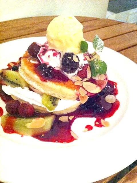 新作…VERY BERRY PANCAKE|N. Yoshidaさん