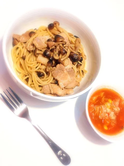 バター醤油の和風パスタとミネストローネ|くみさん