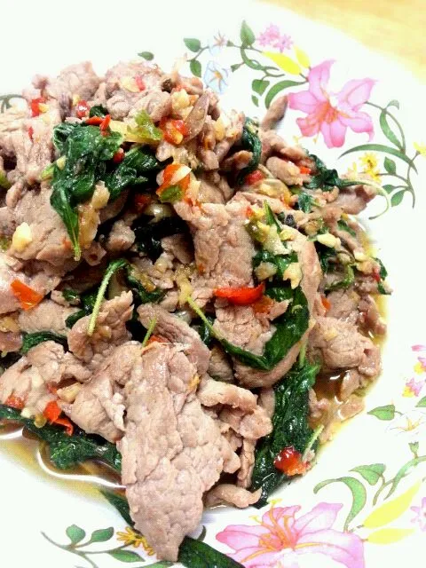 spicy fried pork with basil leaves|hakubaraさん