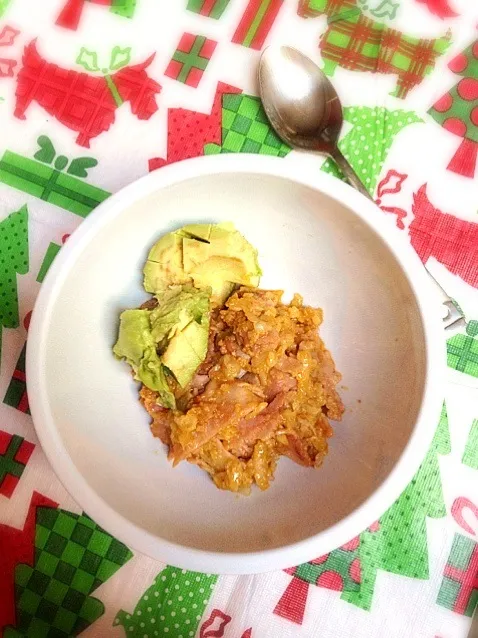 A little pre-wod snack, Thai red curry cauliflower rice and ham with avocado|Jules Vloskyさん