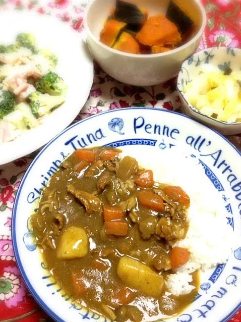 カレーライス  ブロッコリーのサラダ  かぼちゃの煮付け  白菜の漬物|puupanchanさん