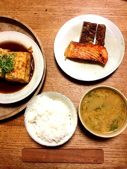 焼き鮭 玉子焼き 揚げ出し豆腐 南瓜と大根のお味噌汁|橋本繭美さん