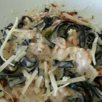 bacon cabonara with black fettuccine n lot of parmesan|Kantavichさん