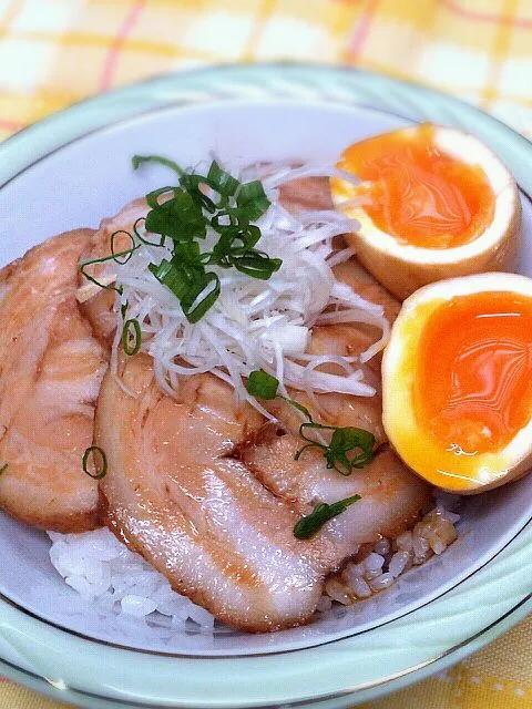 かっぴーちゃんのバラチャーシューで丼|yukiさん