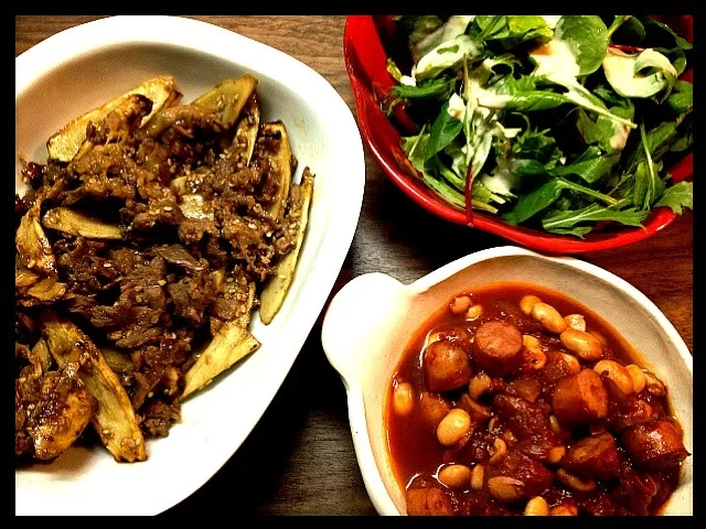 牛肉と牛蒡炒め。チリコンカン。サラダ。|まゆみ。さん