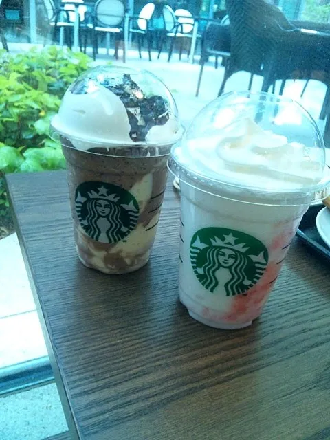 Chocolate cookies crumble Frappuccino with white chocolate pudding 🍫ﾁｮｺﾚｰﾄ ｸｯｷｰ ｸﾗﾝﾌﾞﾙ ﾌﾗﾍﾟﾁｰﾉ with ﾎﾜｲﾄ ﾁｮｺﾚｰﾄ ﾌﾟﾃﾞｨﾝｸﾞ|🌈Ami🍻さん