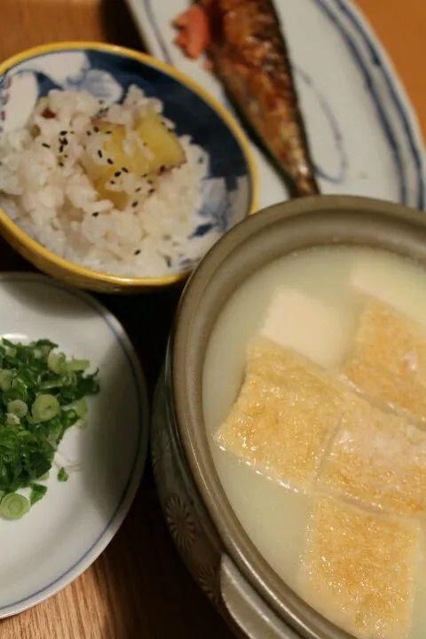 骨まで食べた！（イワシ明太、とろとろ湯豆腐、お芋ご飯）|ちびめがさん