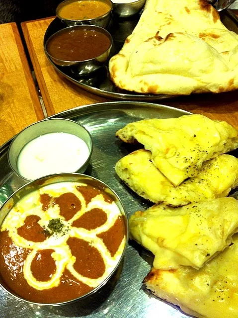 ターリー屋の定食、チーズナン|まるこさん