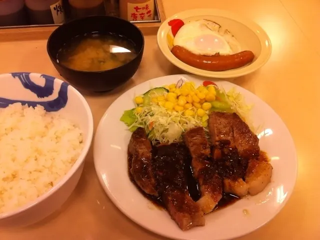 松屋のトンテキ定食|食レポ エステオヤジ @高石さん