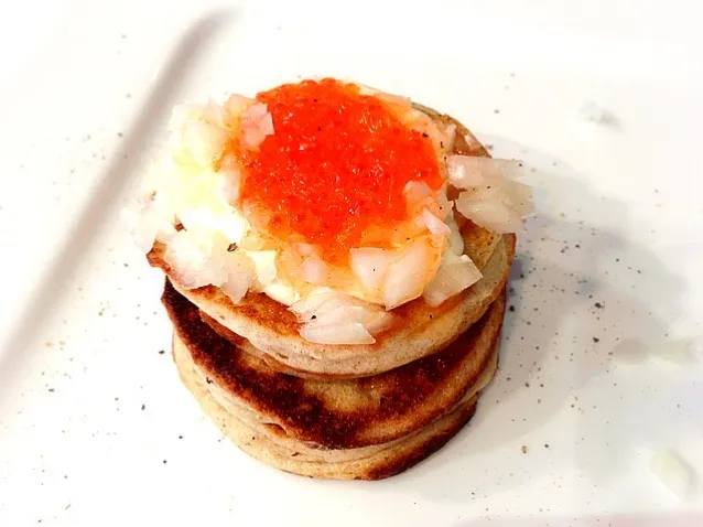 Blinis with Chopped Onion, Smetana and Rainbow Trout Roe|Patrikさん