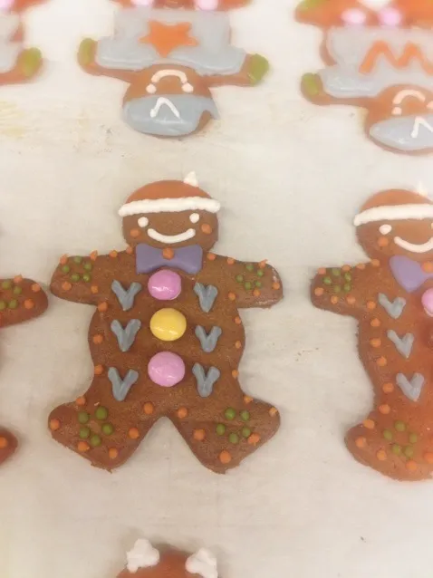 Gingerbread man cookies|mie hoshinoさん