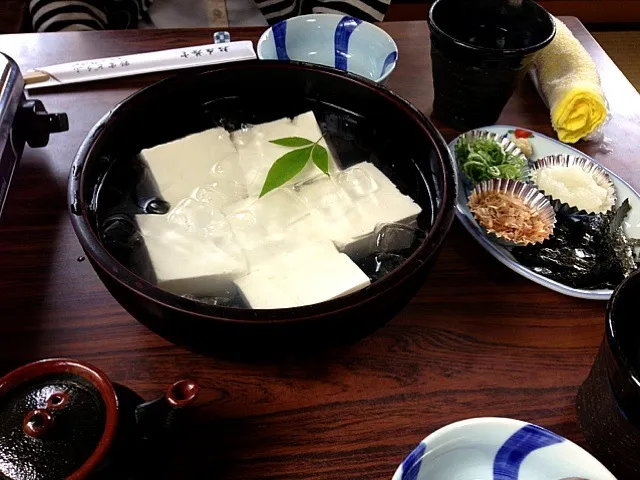 Snapdishの料理写真:湯豆腐料理|きなさん