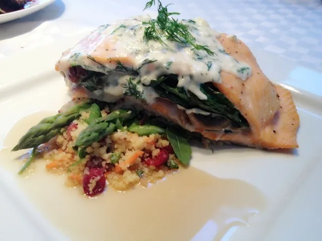 Snapdishの料理写真:Spinach n mushroom Stuffed salmon with couscous|FAyeさん