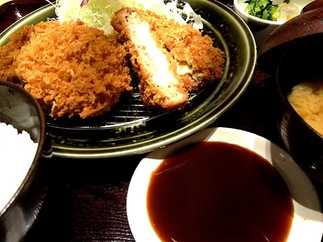 Yummy Tonkatsu for my dinner w/Neaj!:)happy Sunday!|Dezza Tsuchiyaさん