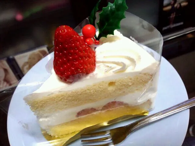 Snapdishの料理写真:コージーコーナーのクリスマス苺ｼｮｰﾄｹｰｷ|みじゅさん