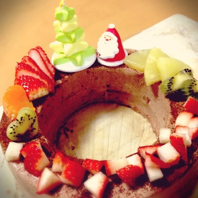 Snapdishの料理写真:一日早いクリスマスケーキ❤リース型に仕上げてみました(*´ω｀*)|ユーイ☆さん