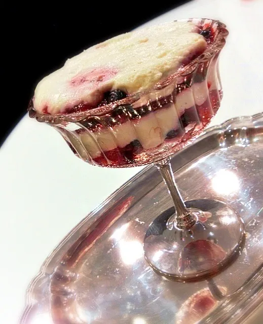 Trifle with Pound Cake, Strawberry and Blueberry|Patrikさん