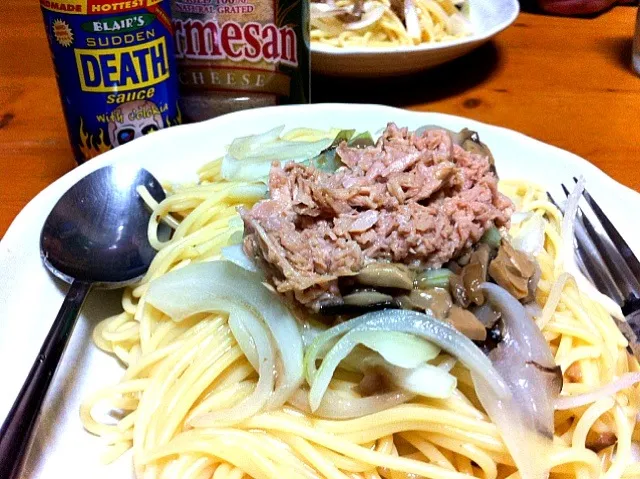 Snapdishの料理写真:本日のおつまみごはん♪きのことツナの和風パスタ|あられさん