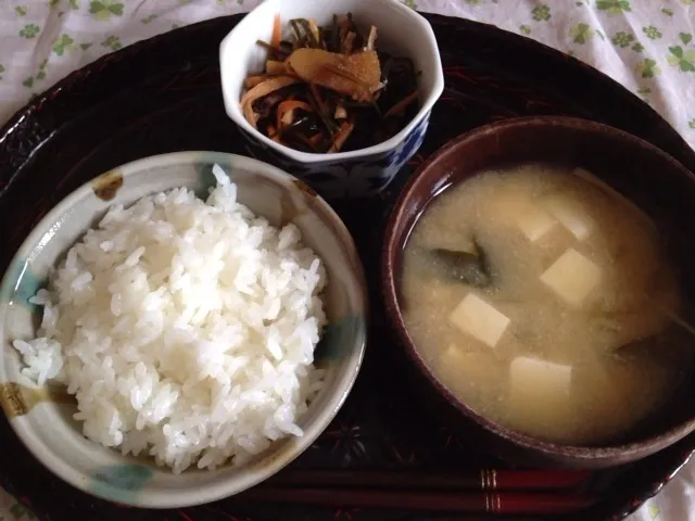 朝ご飯⁂新米ご飯,豆腐とワカメの味噌汁,松前漬⁂|5児のママさん