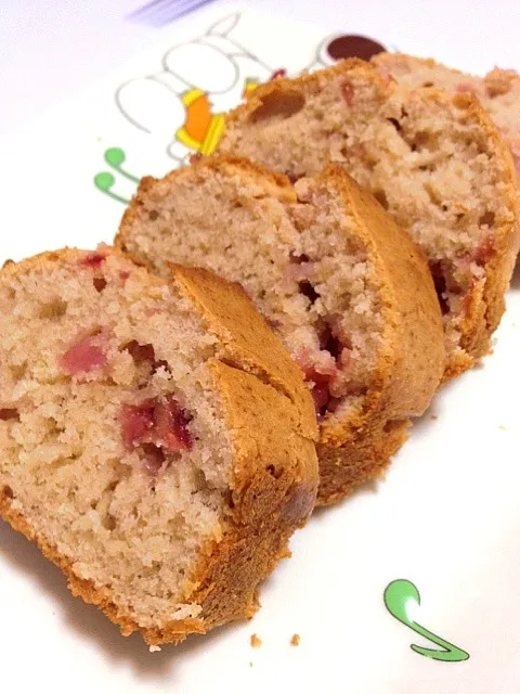 のこりの苺で♪パウンドケーキ|あきさん