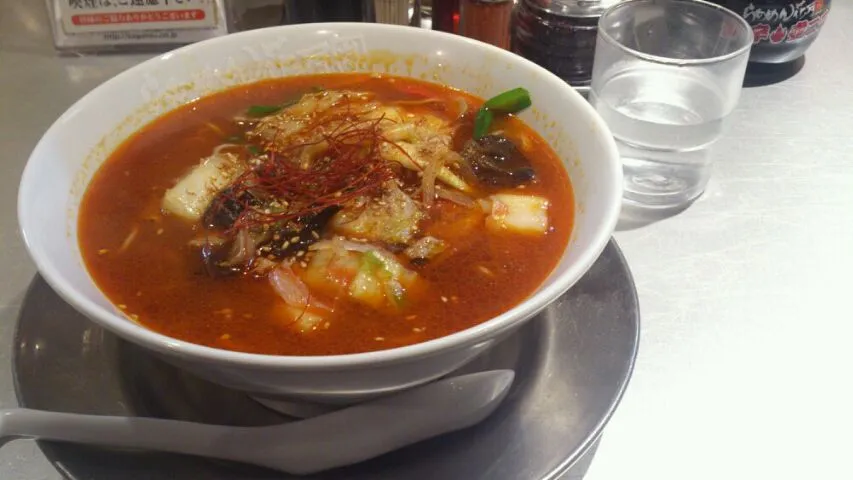 Snapdishの料理写真:薬膳火鍋ラーメン 天紅|日比彰さん