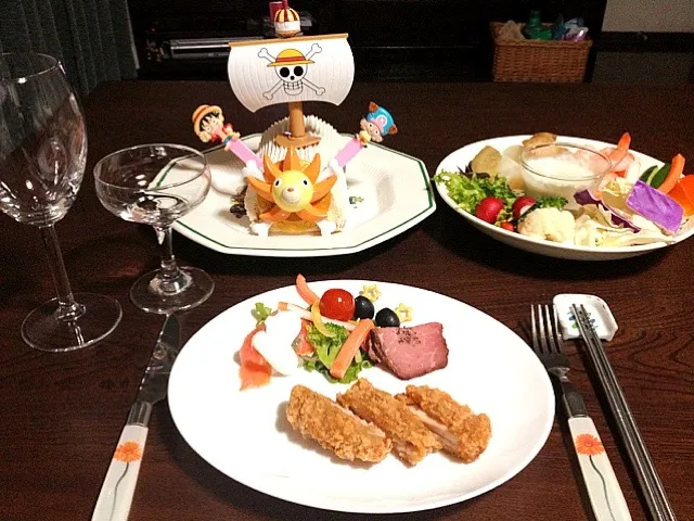 Snapdishの料理写真:野菜とバーニャカウダ、サーモン、ポテトサラダ、ローストビーフ、フライドチキン|SHIHOさん