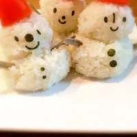 Snapdishの料理写真:雪だるまおにぎり|accoさん