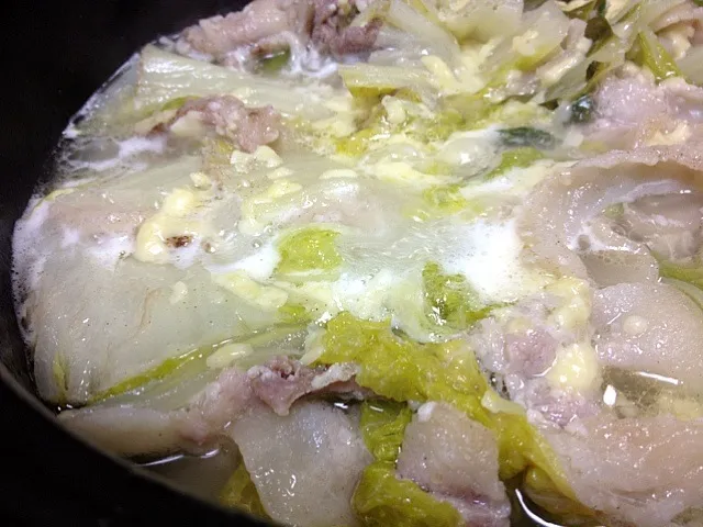 Snapdishの料理写真:白菜と豚バラ肉の重ね塩麹鍋|pesokunさん