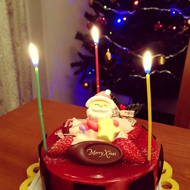 Snapdishの料理写真:クリスマスケーキ♪  イチゴのムース|ikukoさん