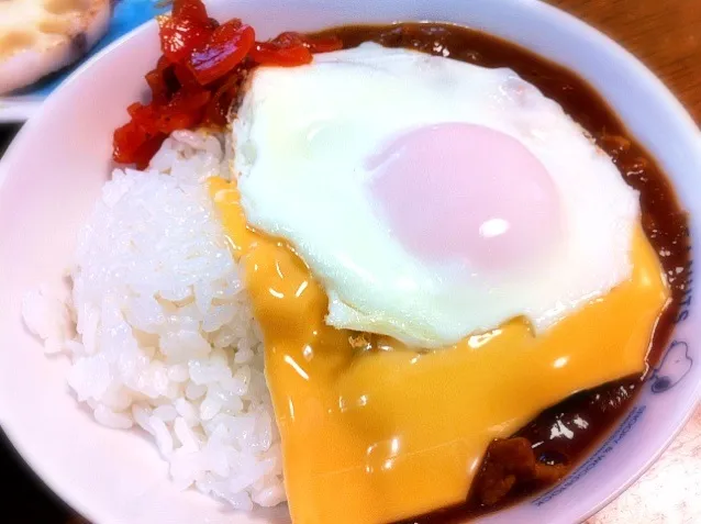 朝カレー チーズ 目玉焼き♪|マチママさん