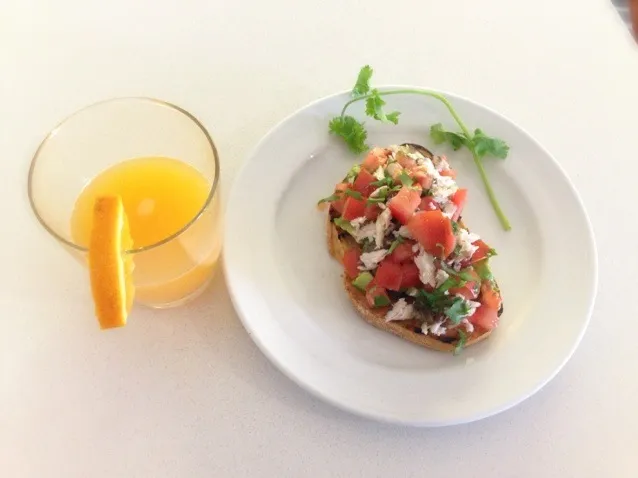 Tomato and avocado bruschetta with smoked milk fish|Erwinさん