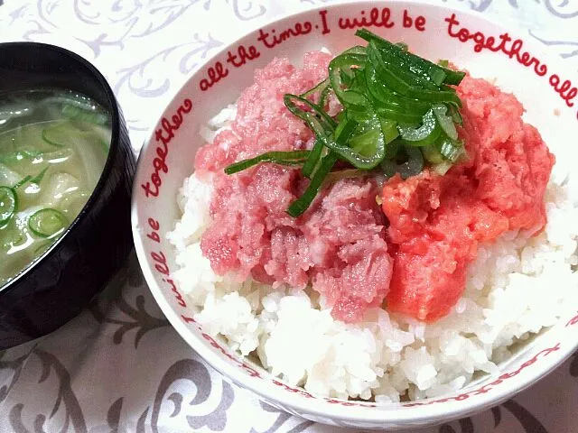 ♡ネギトロ＆サーモントロ丼♥|かなるさん