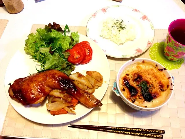 Snapdishの料理写真:🎄クリスマス🎄 ローストチキンと野菜のオーブン焼き、グラタン、サラダ、ご飯|ky1220さん